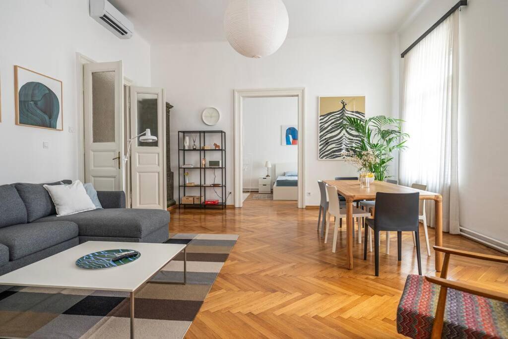 Apartment Herzer Загреб Экстерьер фото