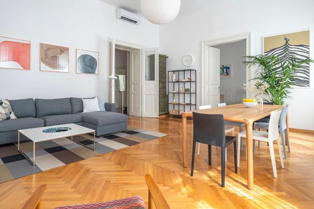 Apartment Herzer Загреб Экстерьер фото